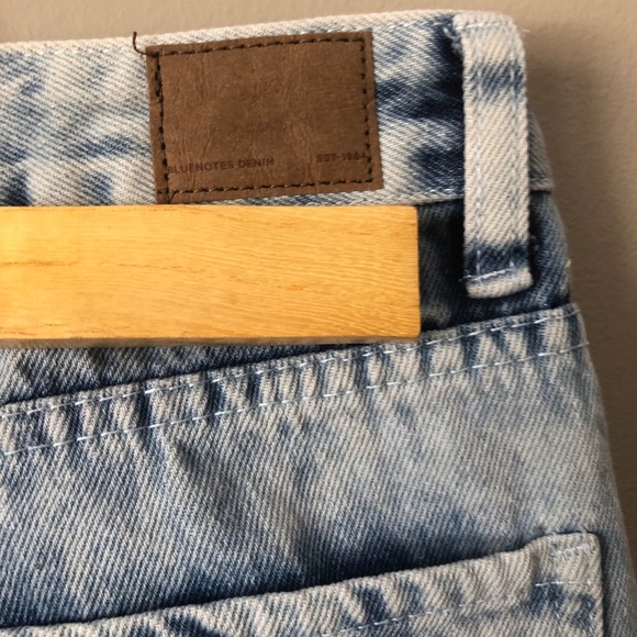 3/$25 BLUENOTES high rise mom acid wash jeans - Picture 6 of 6